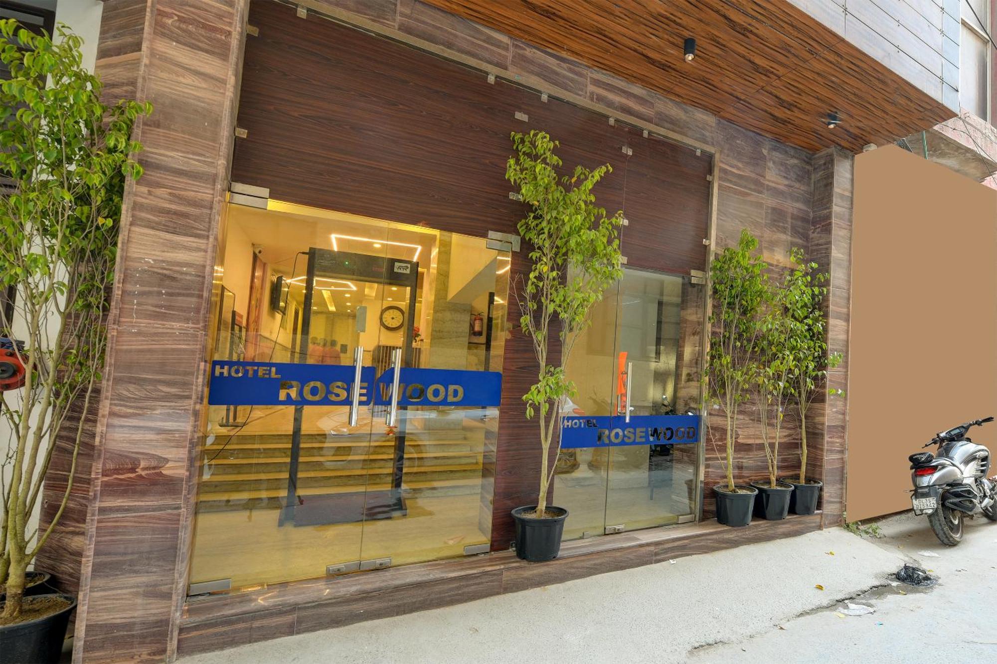 Rosewood Suites A Family Hotel Near Delhi Airport นิวเดลี ภายนอก รูปภาพ